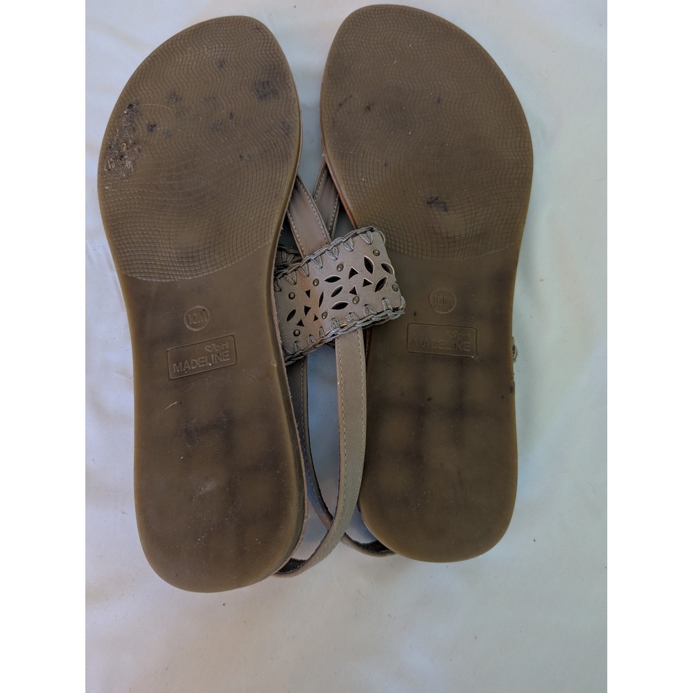 Madeline Girl Womens Taupe Laser Cut Studded Ankle Strap Thong Sandals Size 10M - Picture 3 of 3